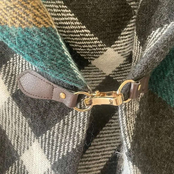 Modena Women Turtle Neck Knit Fringe Plaid Poncho Cape Soft Shawl One Size - Picture 4 of 9